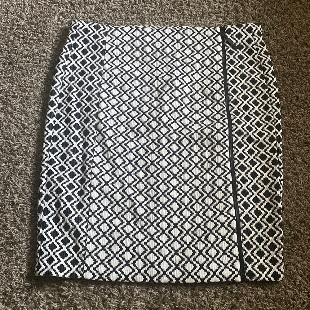 Lane Bryant Black and Whitw Geometric Pencil Skirt Size 26